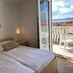 Rooms And Apartments Ana