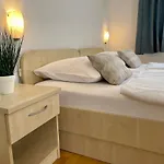 Rooms And Apartments Ana